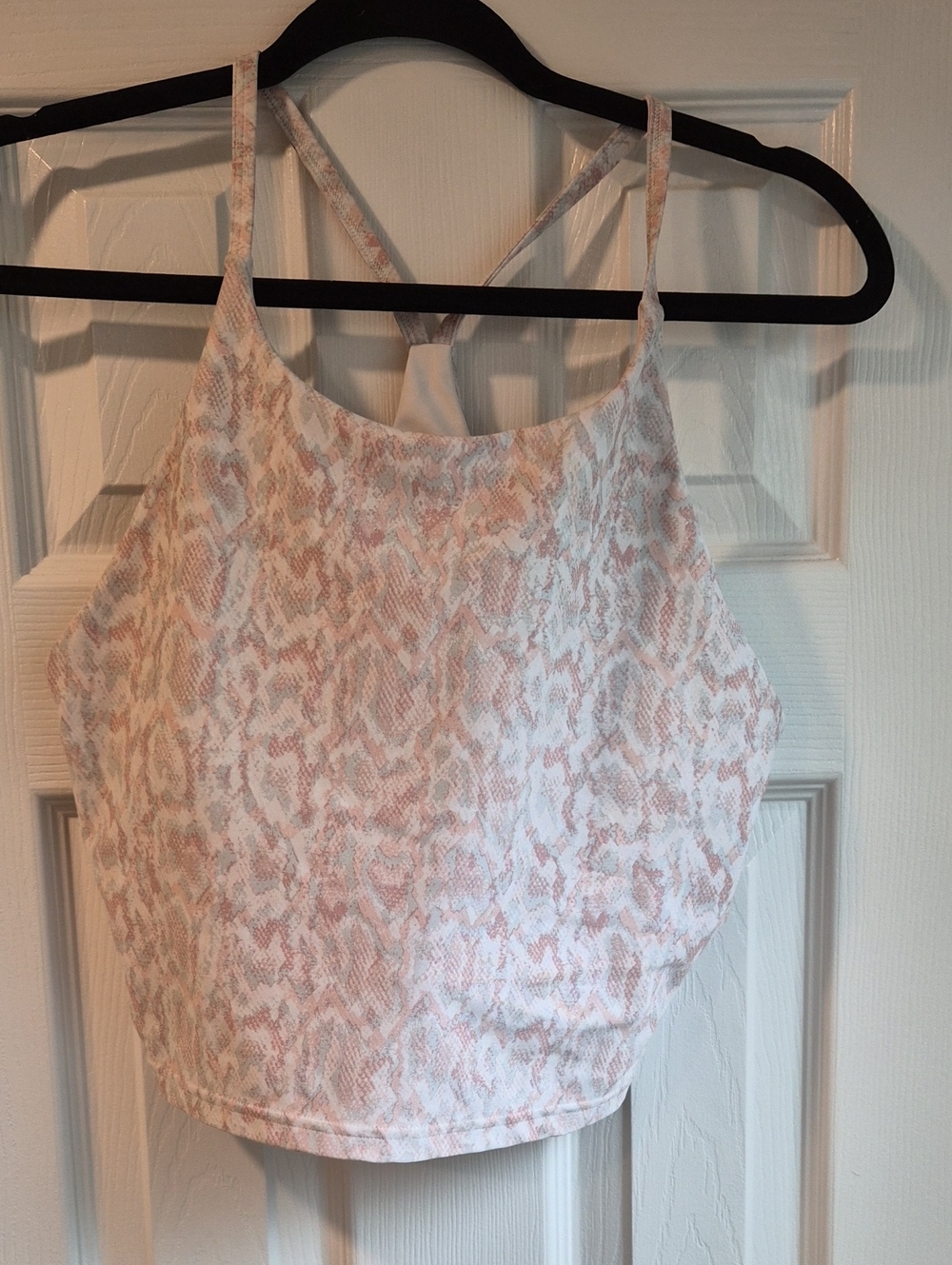 Old Navy Large Powersoft Built In Bra Pink Snake-Print Cropped Top